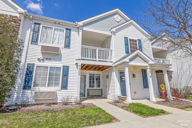 Building Photo - 1303 Silverstone Dr Unit 1303 Silverstone