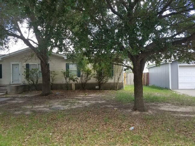 ¡¡¡ENORME PATIO DELANTERO Y TRASERO CON ÁRBOLES ALTOS!!! - 20323 Mountaindale Dr Casa