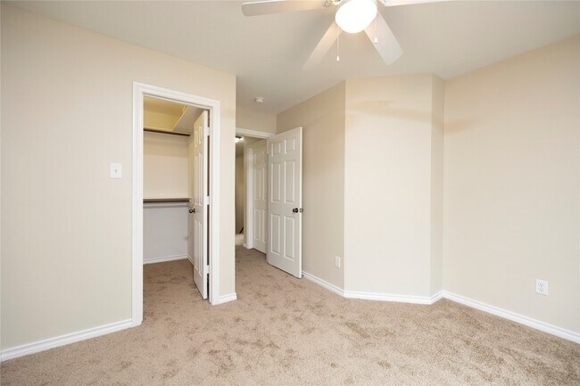 Building Photo - 100 Artesian Way