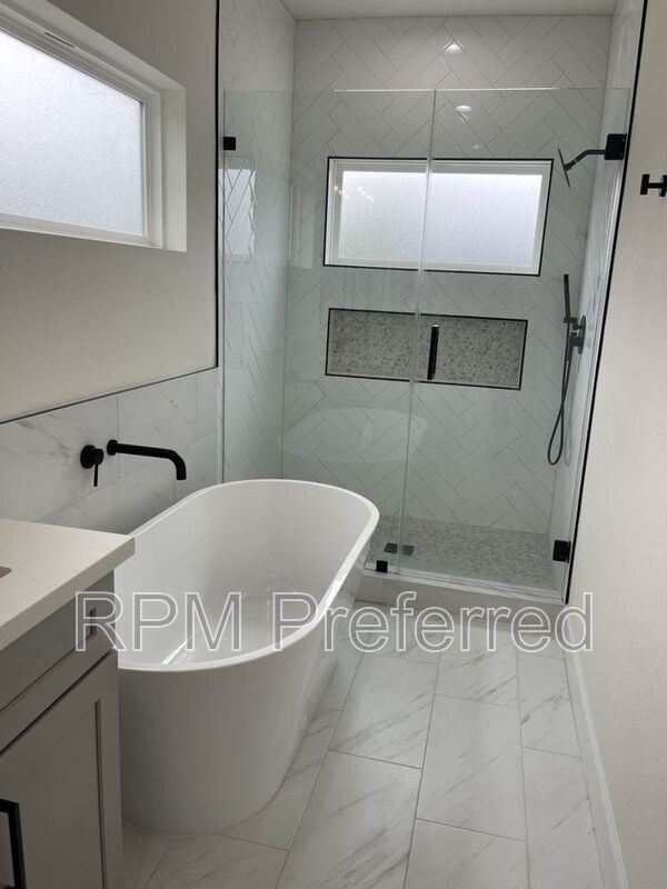 Photo - 3713 Dreyfus St