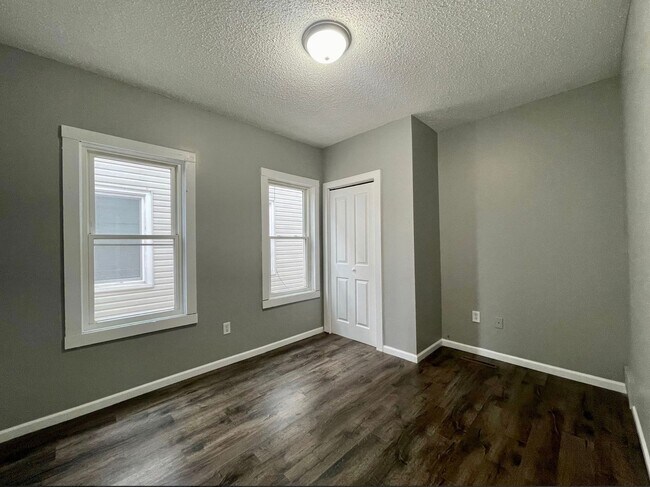 Photo - 587 Charles Ave Unit #1