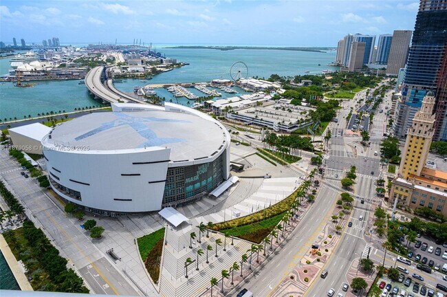 Building Photo - 888 Biscayne Blvd Unit 3406 Rental