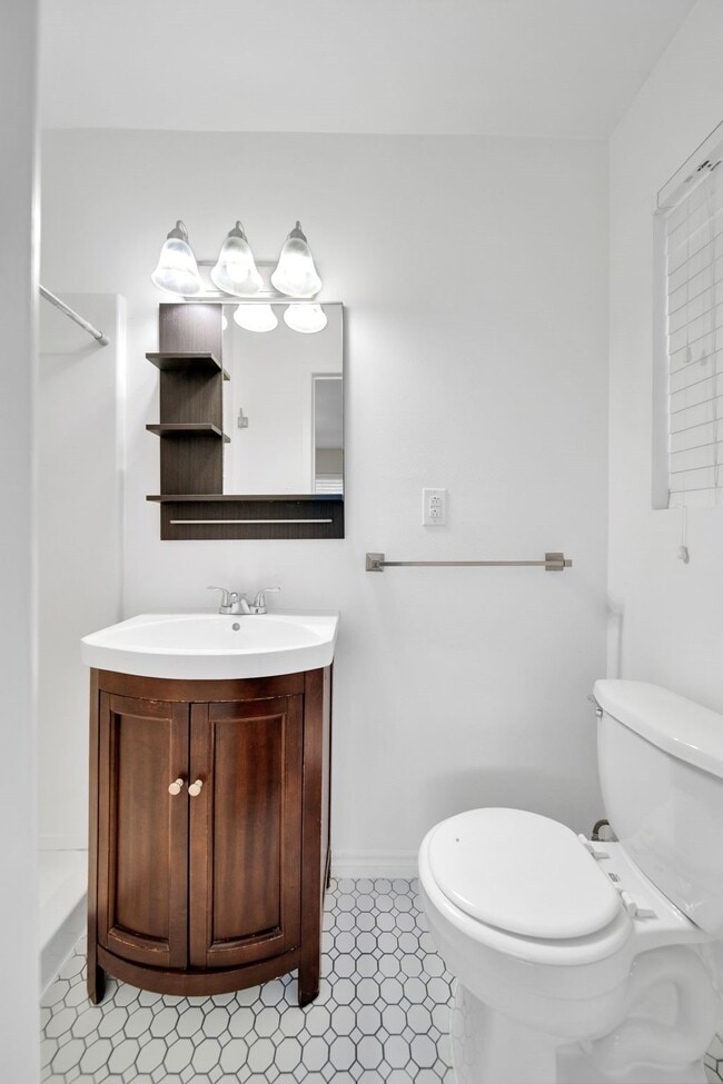 Photo - 1607 Willowby Dr