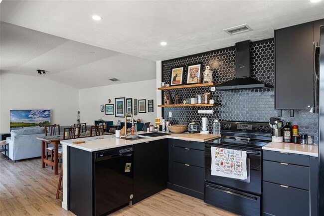 Photo - 631 Warrenton Rd