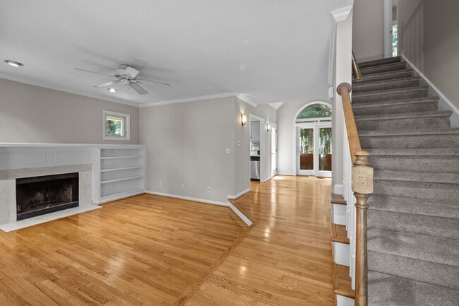 Building Photo - Inviting 3br house in Morrisville with woo...