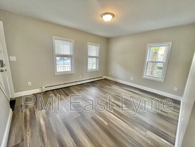 Photo - 253 Yantic St