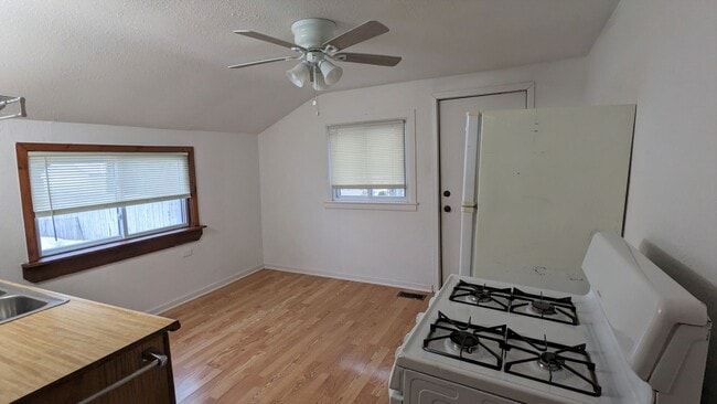 Photo - 1464 Beach St Unit #2 (S)