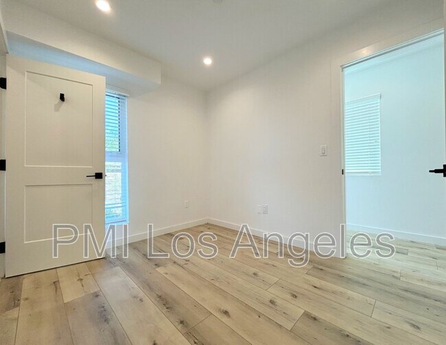 Photo - 4177 Normandie Ave