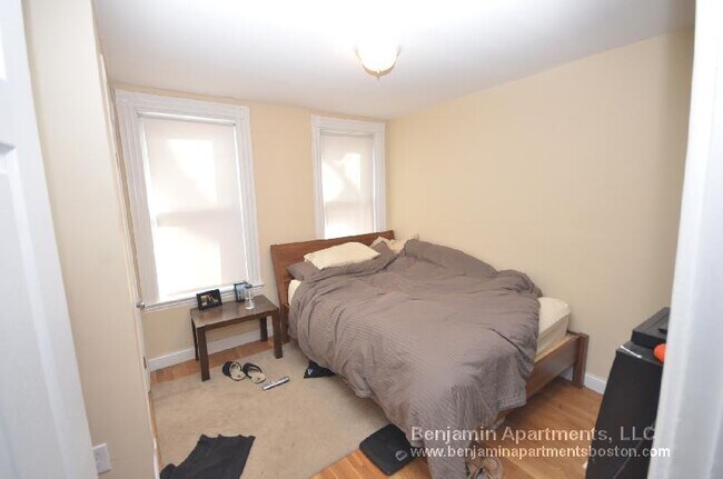 Photo - 861 E 1st St Unit 1