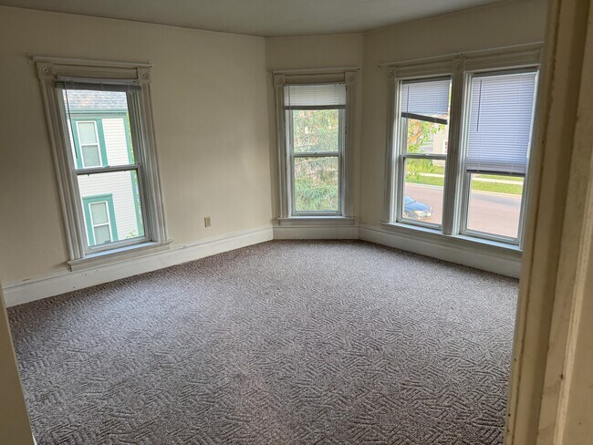 Photo - 608 Chippewa St