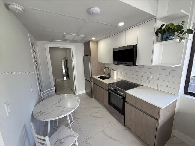 Photo - 944 Jefferson Ave Unidad 16