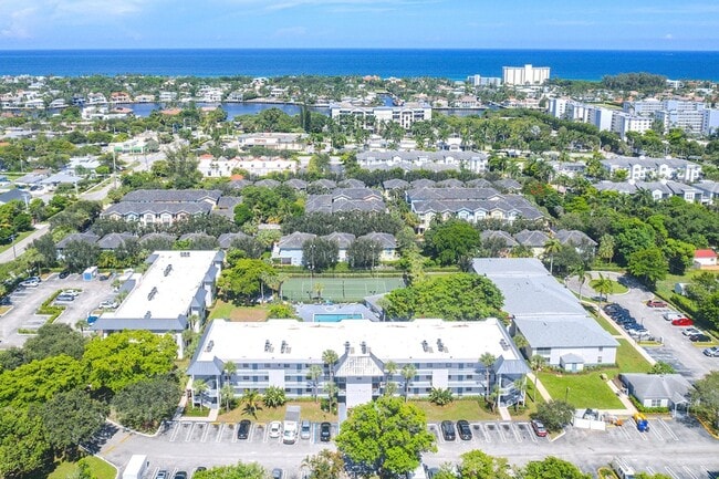 Photo - 240 SE 10th St