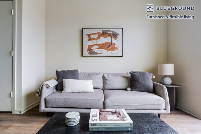 Photo - 3001 Esperanza Crossing Unidad FL0-ID299