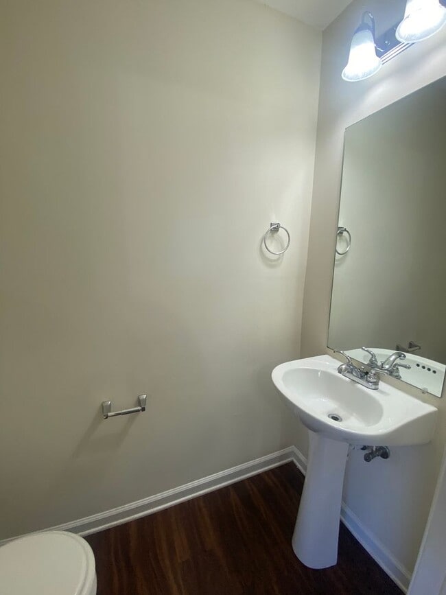 Photo - Available Now! 2 Bed, 2.5 Bath Townhome in The Cottages Of Lake Forest