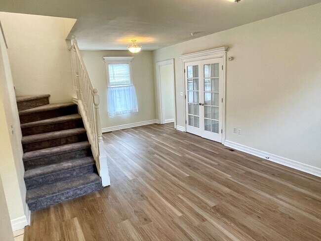 Photo - Boise Neighborhood 3-Story Victorian, Walk...