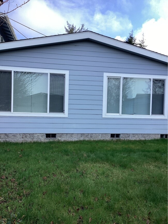 Photo - 365 SW Pacific View St