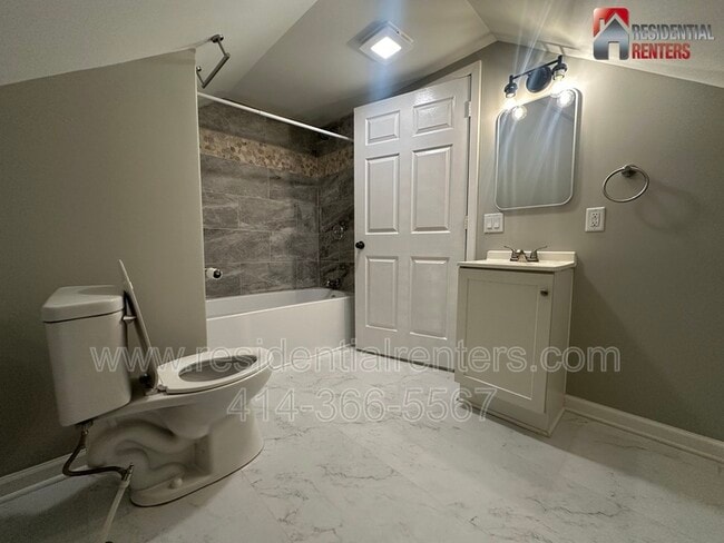 Photo - 223 W Keefe Ave