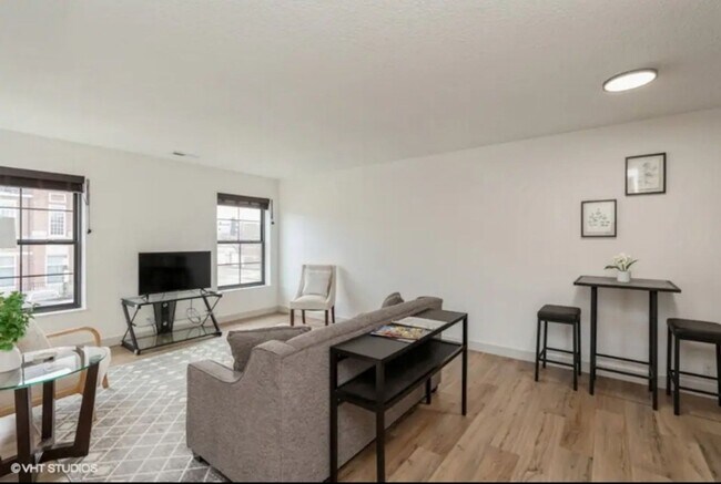 Building Photo - Vineyard Investors - 4 Unit Vineyard Investsors, L.L.C.