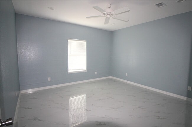 Photo - 956 County Rd 281