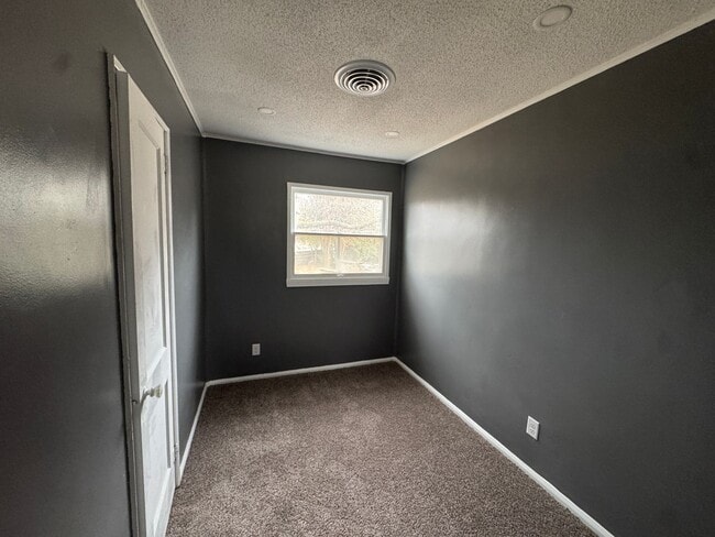 Photo - Cozy 2-Bedroom Home In a Peaceful Neighborhood!