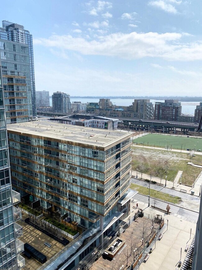 Photo - 21 Iceboat Terr Unité SI ID1503155P