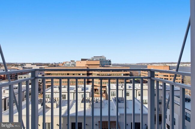 Photo - 925 N Fairfax St Unit 806