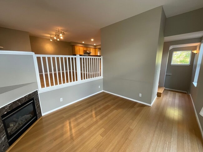 Photo - MAGNOLIA 3 BED, 1.5 BATH TOWNHOME FOR RENT...
