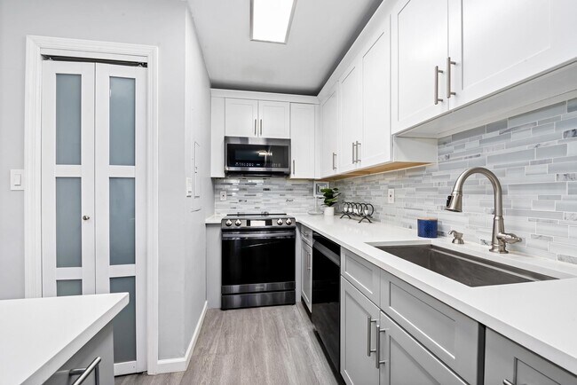 Photo - 300 Newark St. Unit 6