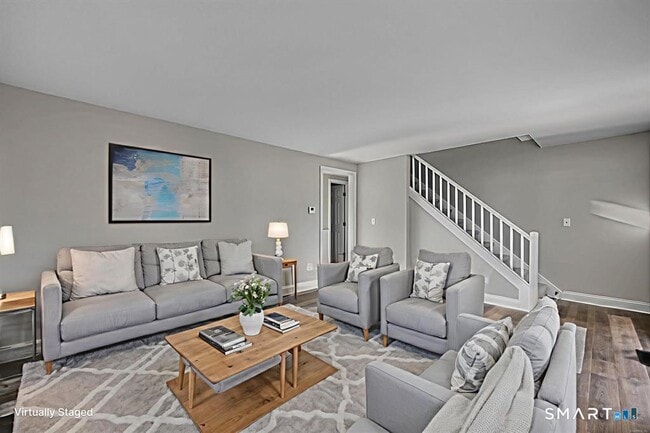 Building Photo - 2 Butternut Dr Unit 2