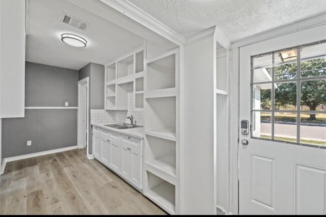 Building Photo - 1902A 11th St Unit A Rental