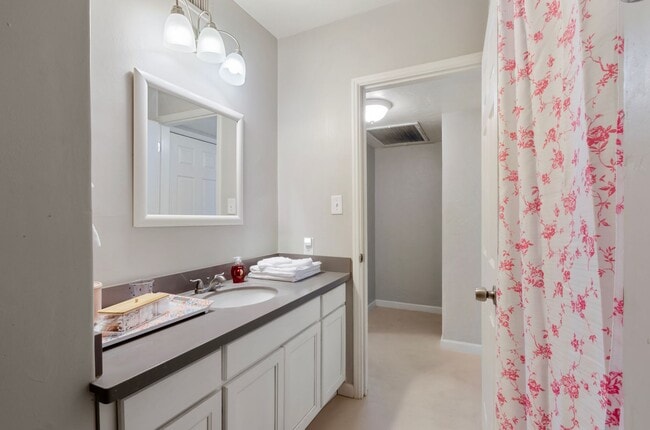 Photo - 2133 E Mabel St Unit Bedroom 2 - Bedroom 2