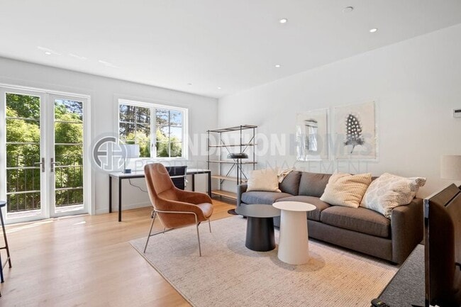 Photo - 215 Molino Ave