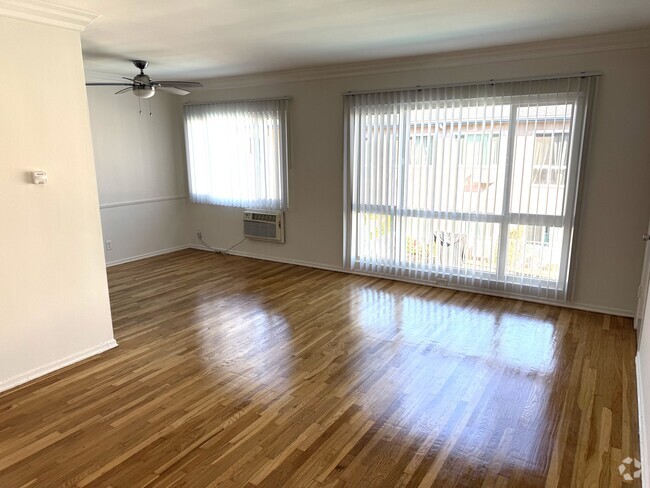 Building Photo - 4445 Murietta Ave Unit #8 Rental