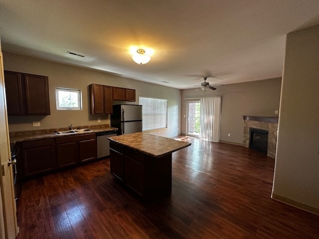 Building Photo - 463 E Burlington St Rental