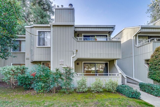 Building Photo - 2/2 Downstairs Condo in a Great Location Nestled Behind EBAY in The Hamilton Corners Community