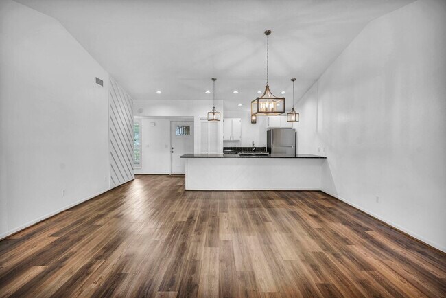 Photo - 100 Bay Point Dr