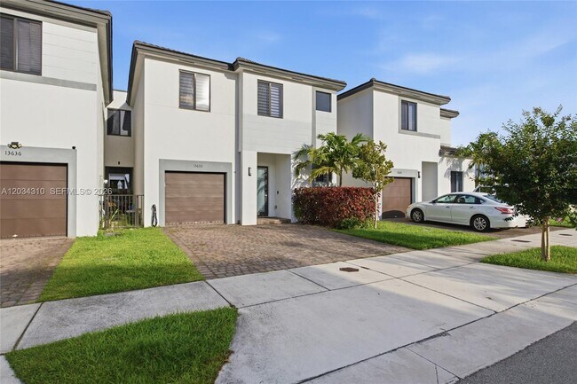 Photo - 13630 SW 158th Ave