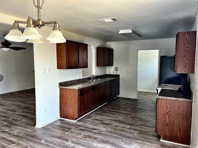 12313 Drummond Dr
