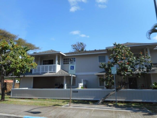 Building Photo - Westloch Fairway Townhouse - 1 bedroom, 1 ...