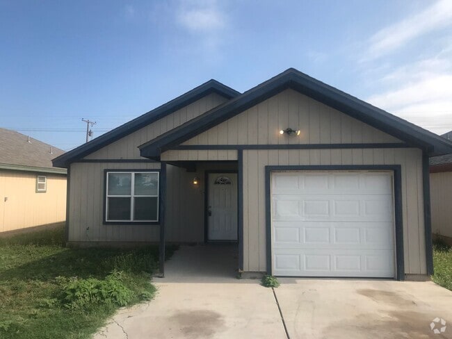 Building Photo - Newer Construction**Section 8 approved** Rental