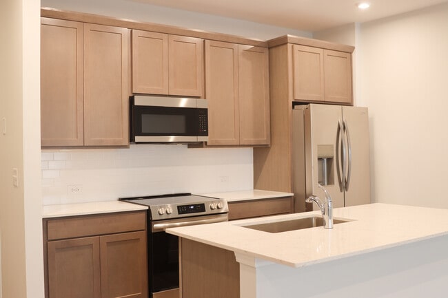 Photo - 479 Crown Dr