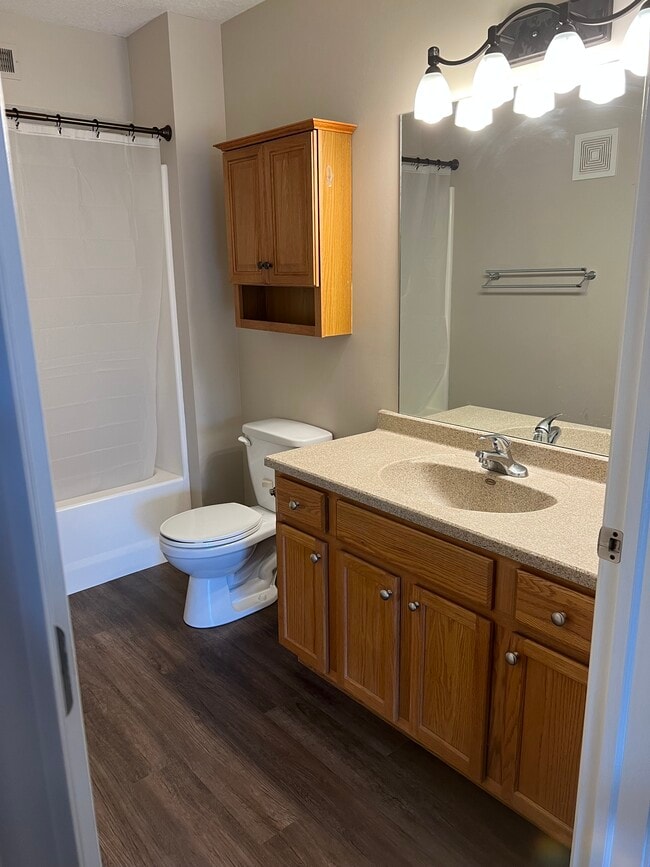 4600 Grand Ave Unit B19