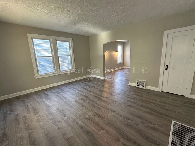 Photo - 114 N Missouri Ave