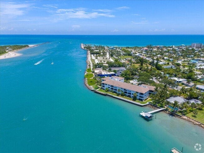 Building Photo - 1630 Seaway Dr Unit 208 Rental