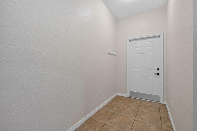 Photo - 158 W Thatch Palm Cir