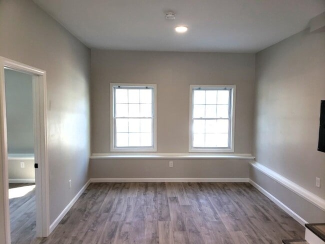 Photo - 2 Bancroft Rd Unit 1