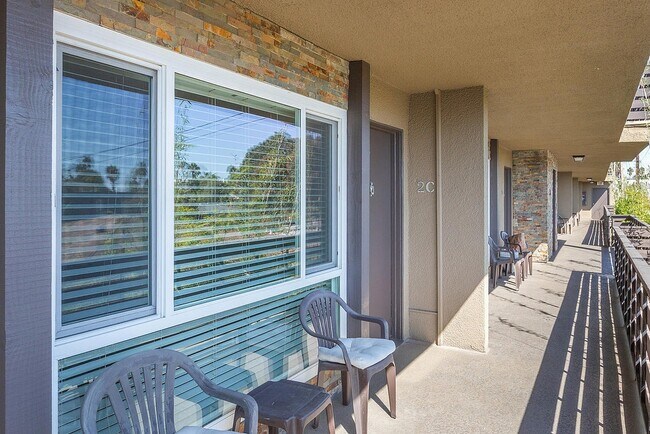 Elan Pacific Lofts