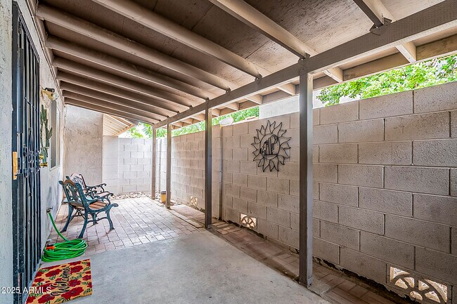 Photo - 1023 N 84th Pl