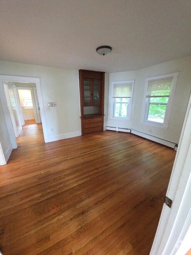 Building Photo - 5 Mulberry St Rental