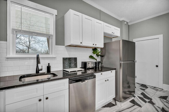 Photo - 3081 W 16th St